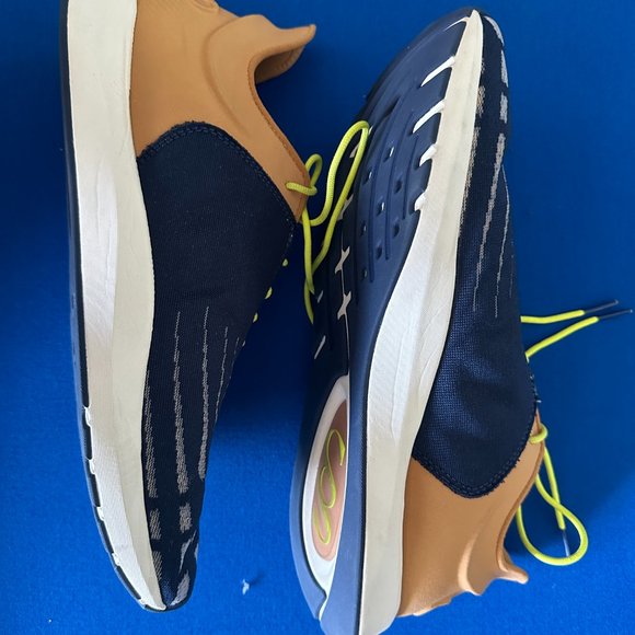 Saysh One by Allyson Felix size 12 - fantastic sneakers! Worn once! - Picture 9 of 11